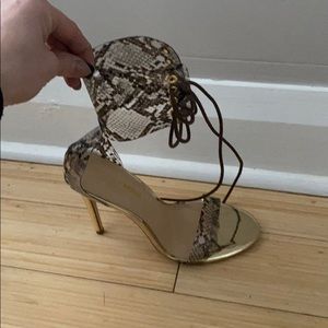 “Best feel.. heeled Sandal” Fashion Nova size 7